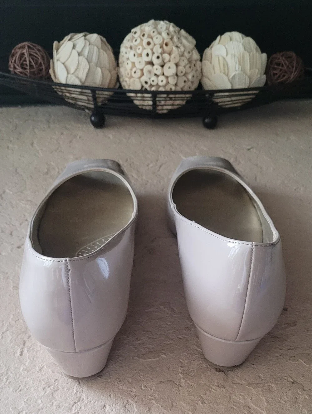 Bandolino product pair